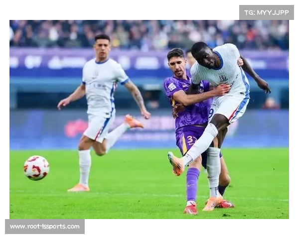 2025赛季天津津门虎1-3上海申花，后者客场取胜保持争冠压力